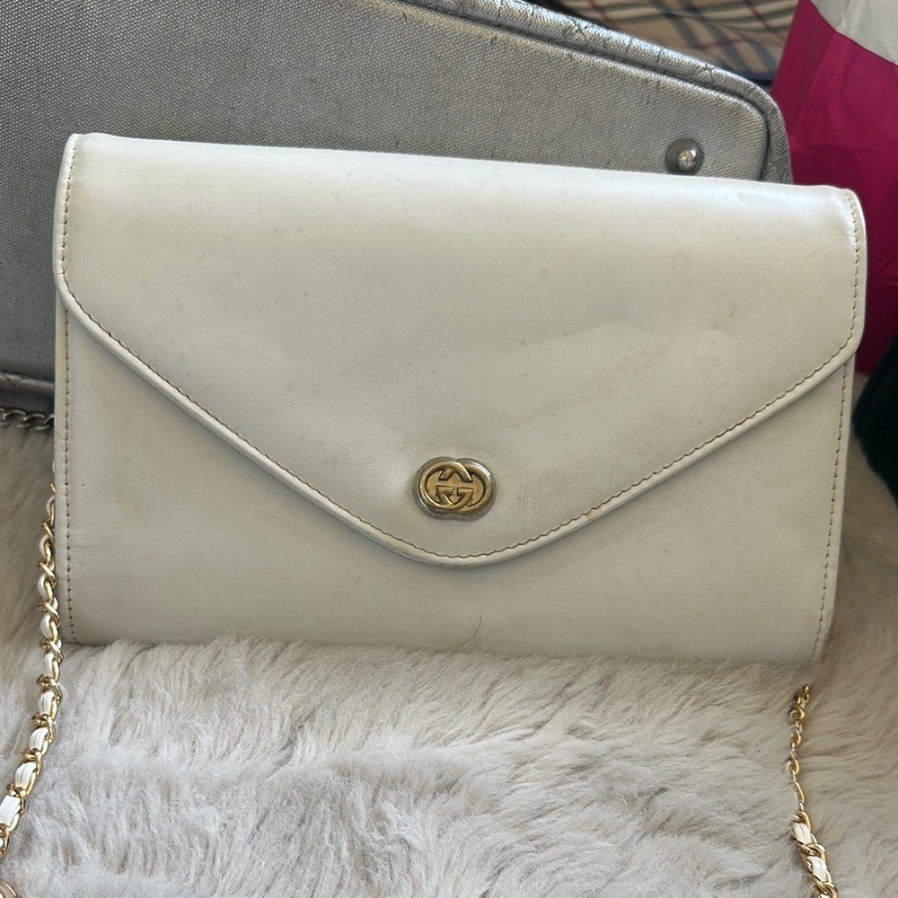 Gucci White Leather crossbody Chain Bag